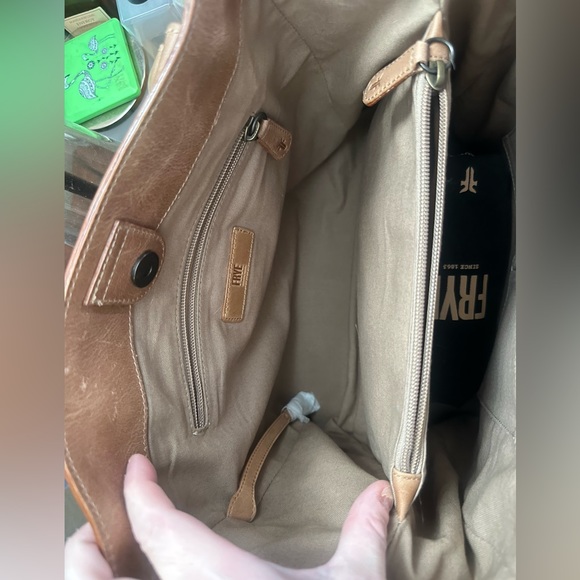 Frye Melissa Distressed Sand Leather Tote Shoulder Bag - Picture 7 of 9